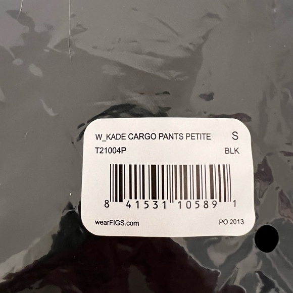 NIP Figs Kade Petite Cargo Scrub Pants - Picture 4 of 4